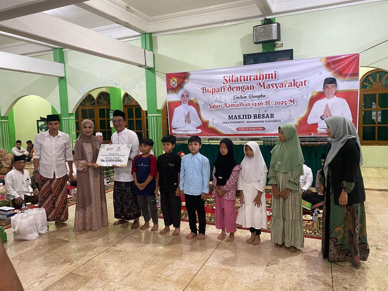 Safari Ramadhan Di Sukorejo, Bupati Ajak Warga Tidak Buang Sampah Sembarangan