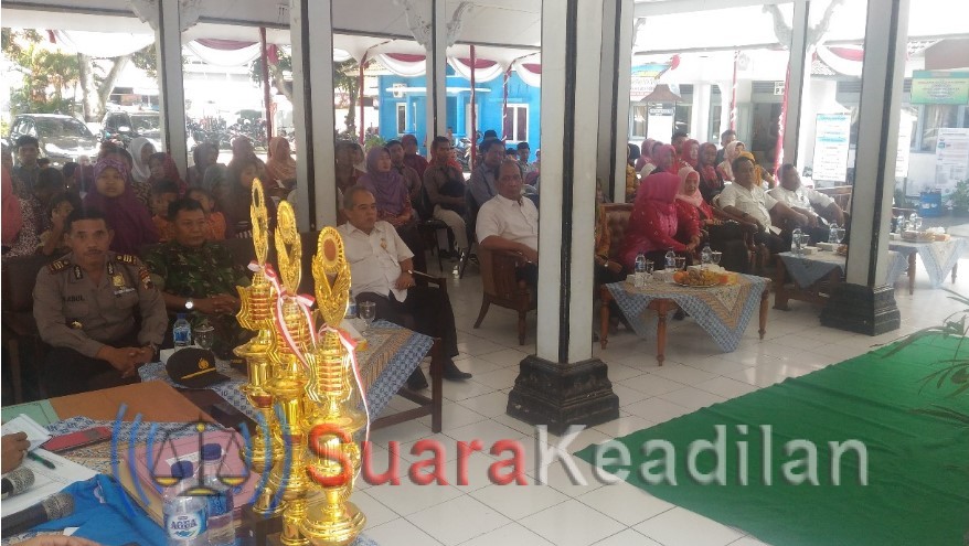 27 Siswa Miskin Mendapat Bantuan