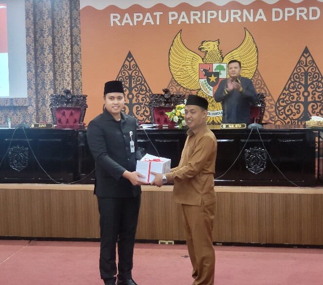 Sampaikan LKPJ, Bupati Dico Berharap Kembali Dapat WTP