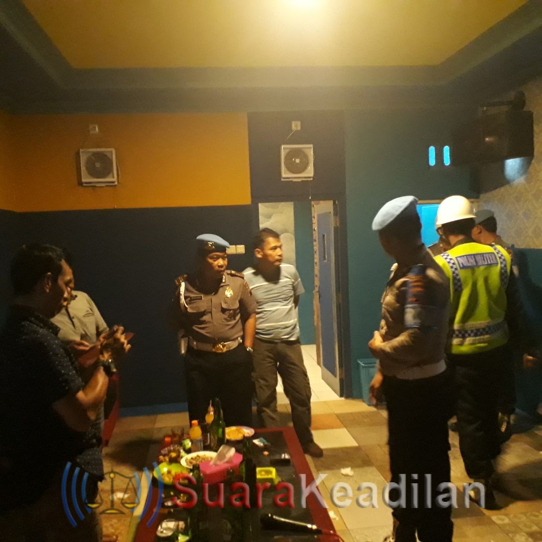 Tim Gabungan Propam Polres Pekalongan Dan Subdenpom IV Pekalongan Melakukan Operasi Ditempat Hiburan Malam
