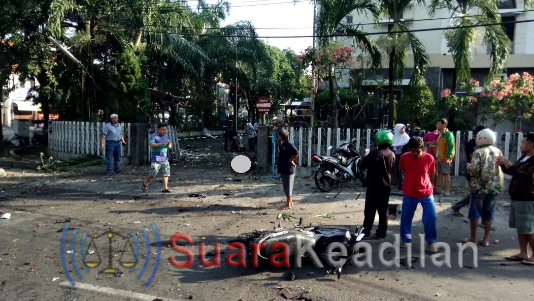 3 Gereja Di Surabaya Jadi Sasaran Bom !