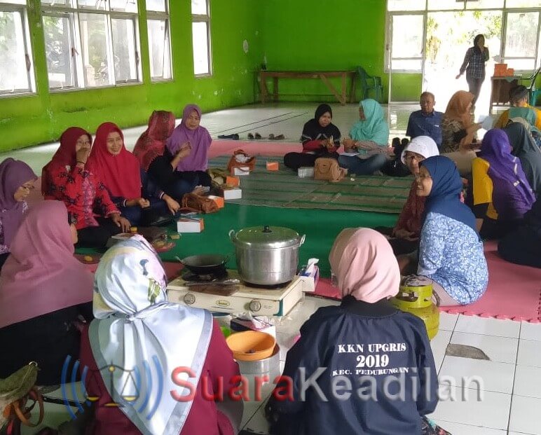 Tim KKN UPGRIS Pedurungan Lor, Gelar Pelatihan Membuat Nuget Lele