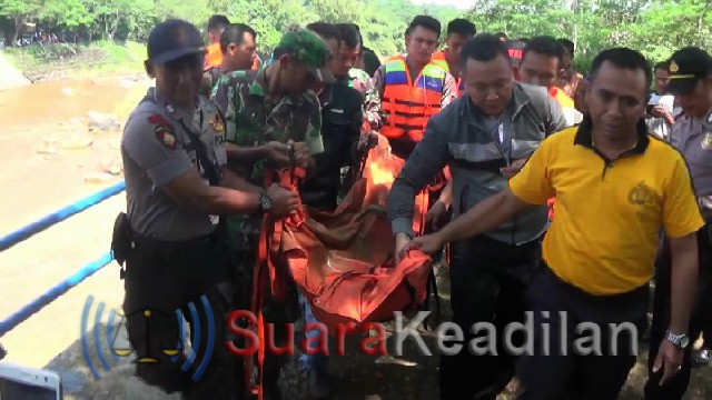 Proses Evakuasi Korban Tenggelam Gemparkan Warga Batang