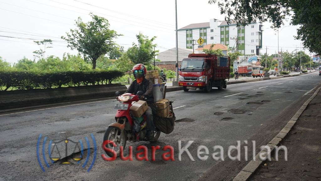 Waspada, Pantura Kendal Dipenuhi Lubang