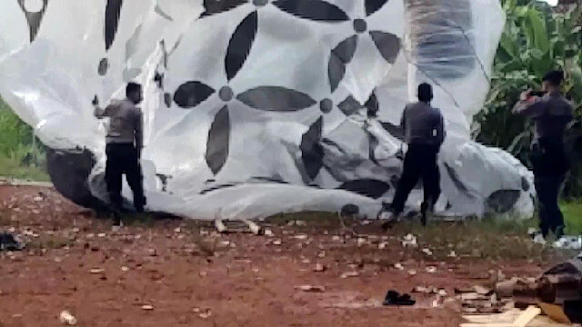 Petugas Gabungan Sita Ratusan Petasan Dan Belasan Balon Udara