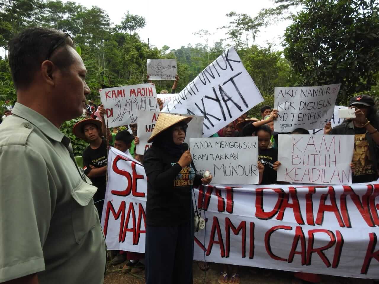 Petugas PN Kendal Dihadang warga, Terkait Sengketa Lahan Dengan PT. Soekarli Nawaputra Plus