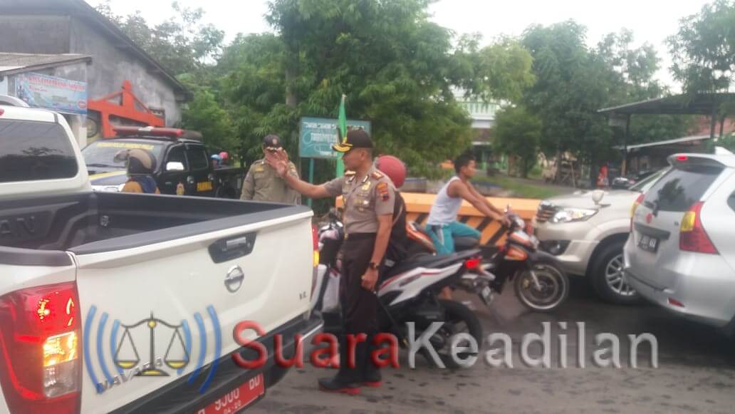 Kapolres Terjun ikut Ngatur Lalin Sukodono-Kendal Yang Macet