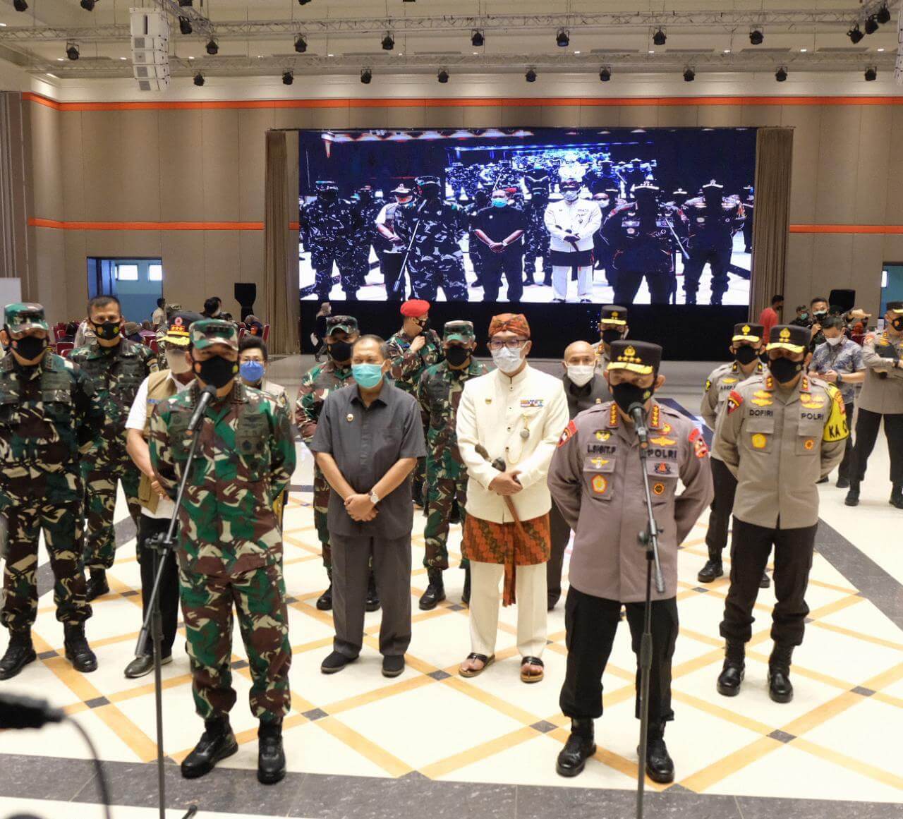 Kapolri-Panglima TNI  Minta Warga Tetap Disiplin Prokes