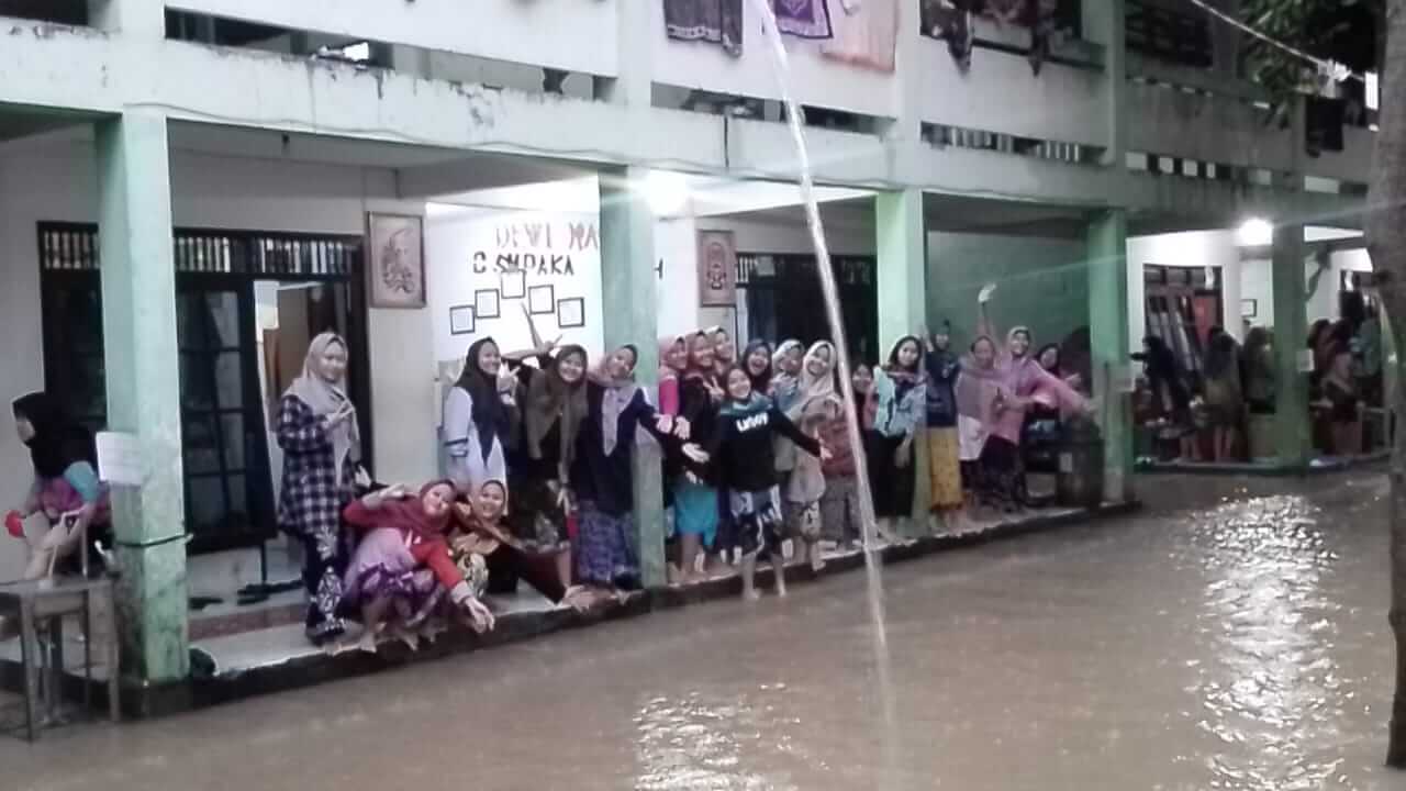 Diguyur Hujan Semalam, Kendal Bawah Dikepung Banjir