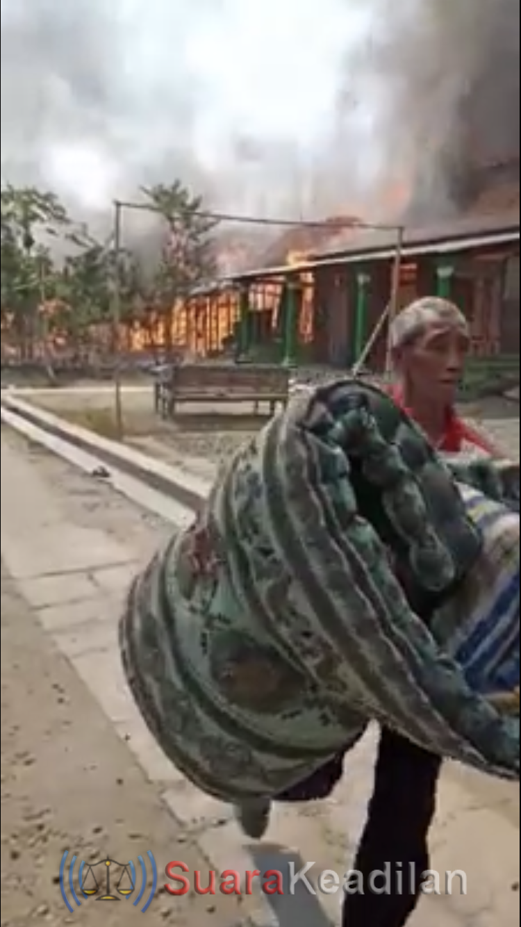 Sembilan Rumah Di Johorejo Terbakar