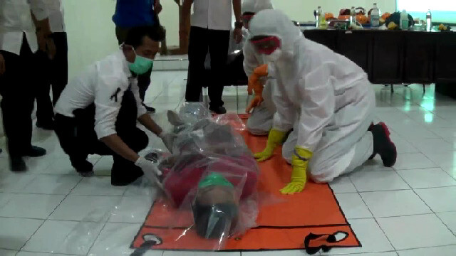 Bantu Tim Medis, Relawan PMI Kendal Dibekali Tatacara Penanganan Jenazah Covid19