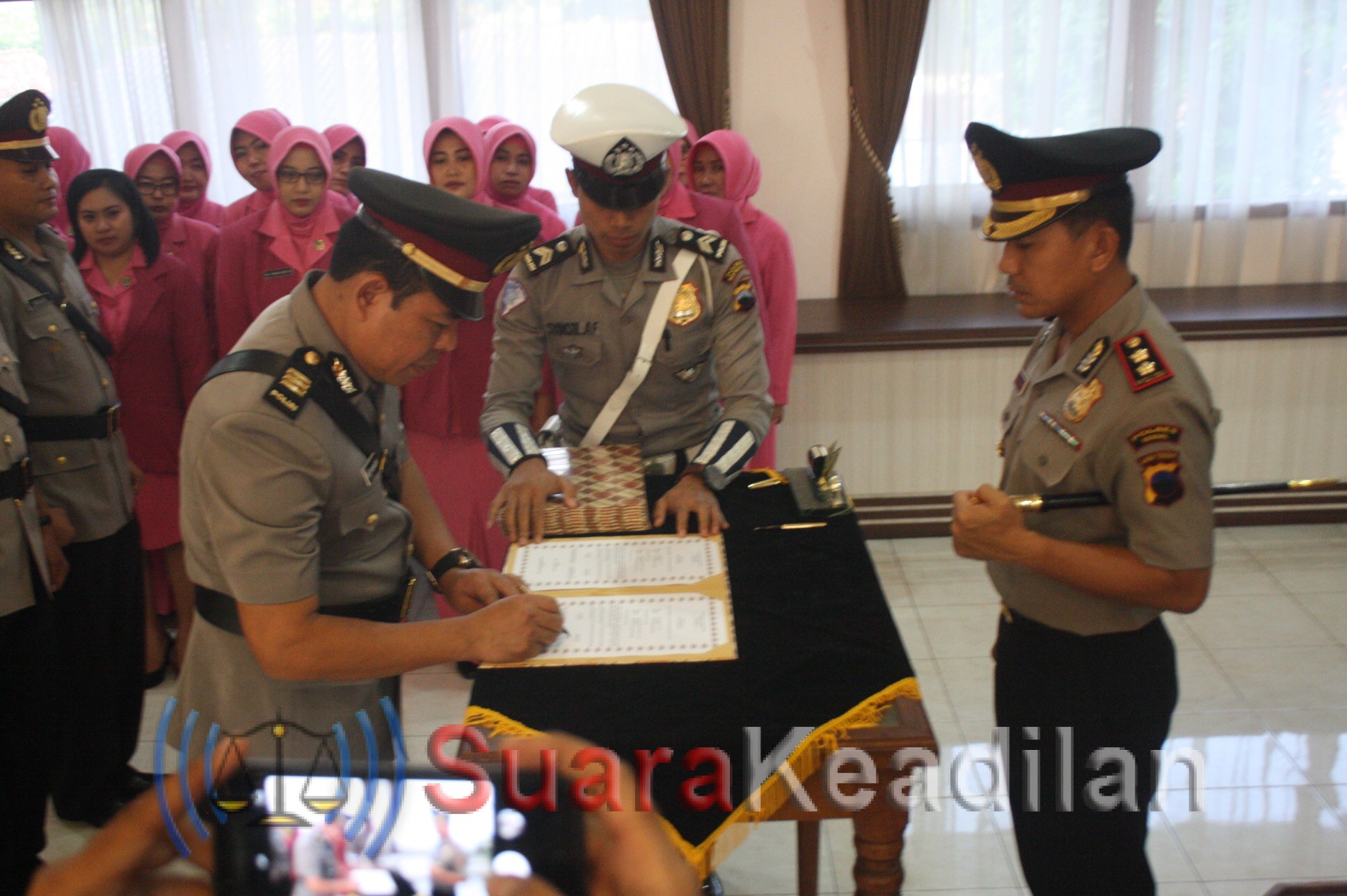 Kapolres Mutasi Empat Kasat – Kapolsek
