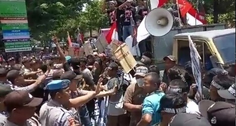 Minta Penutasan Kasus Korupsi, FORKOM BS, MAKI dan GERAM Geduruk Kejari Blora