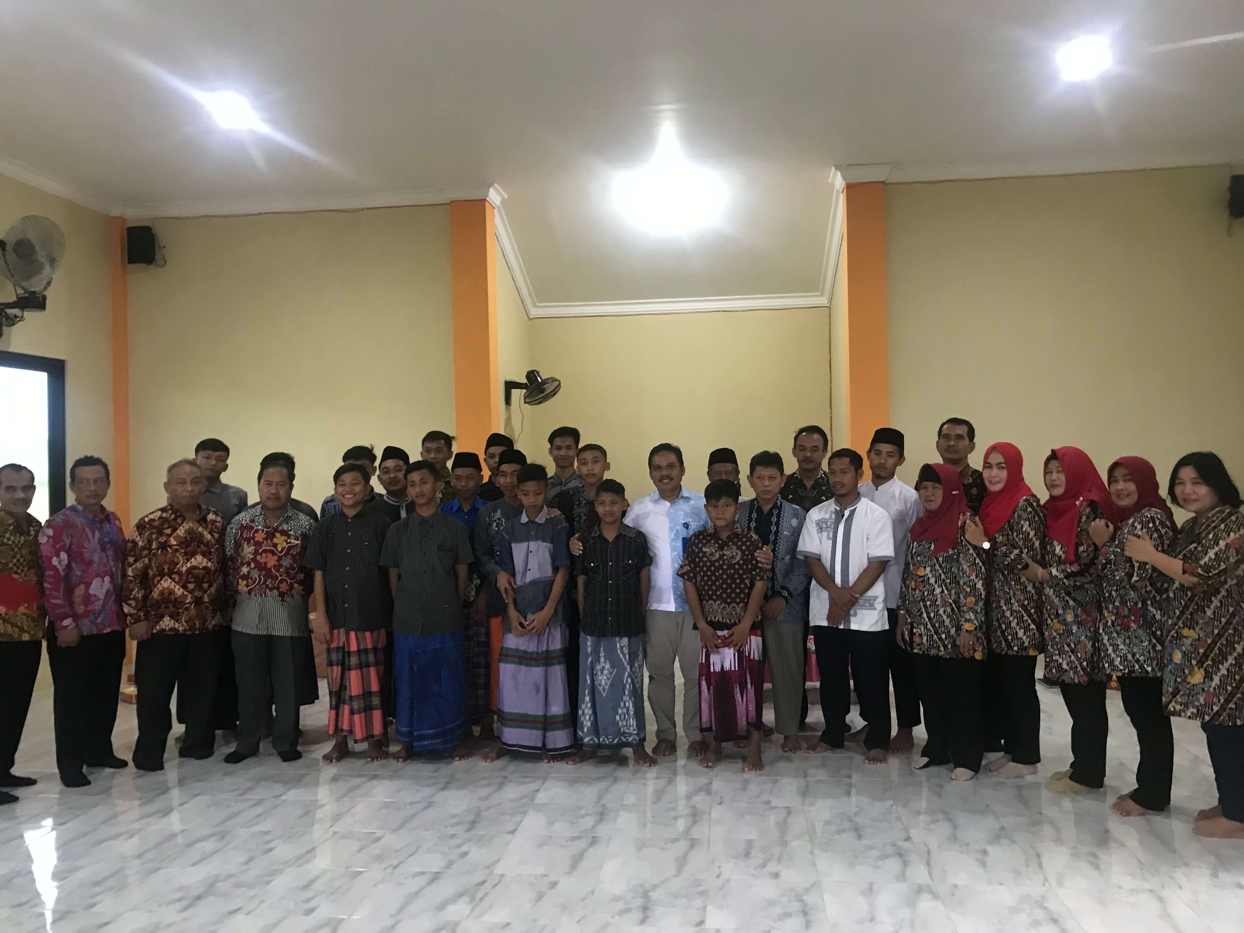 Wujud Syukur HUT Ke-13, BPR BKK Kendal Santuni SLB-PAY