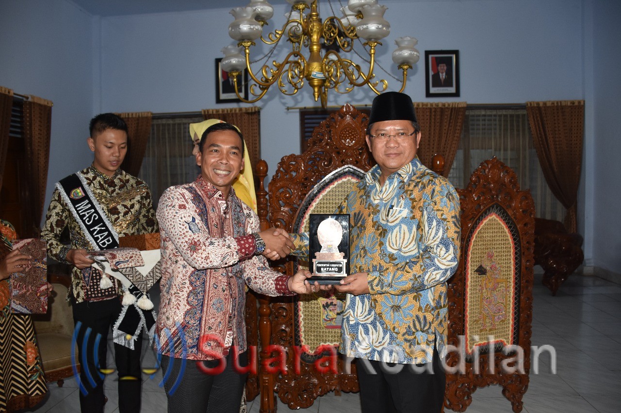 Pemerintahan Terbuka, Pemkab Batang Terima Penghargaan