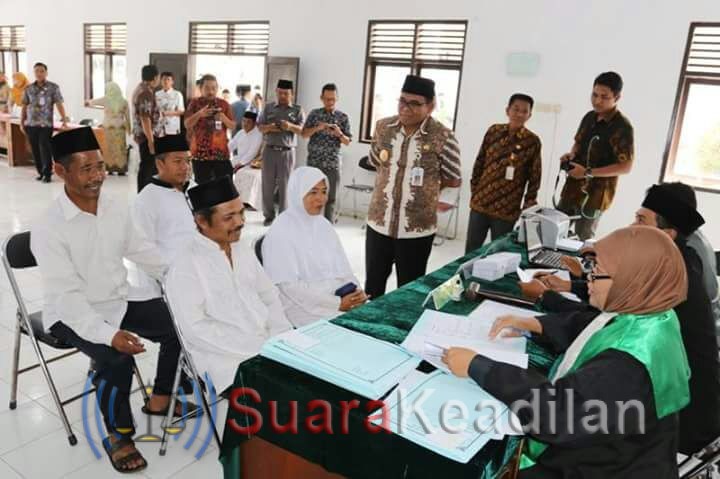 Nikah Gratis, 25 Tahun Berumah Tangga Gugup Ikuti Sidang Isbat