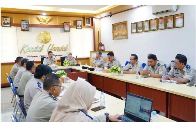 Kepala Kantor Pertanahan Kab. Kendal Laksanakan Evaluasi Kinerja Triwulan III