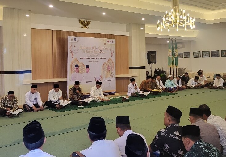 Khataman Al Quran Bersama Kiai-Anak Yatim, Bupati Berharap Kendal Penuh Berkah