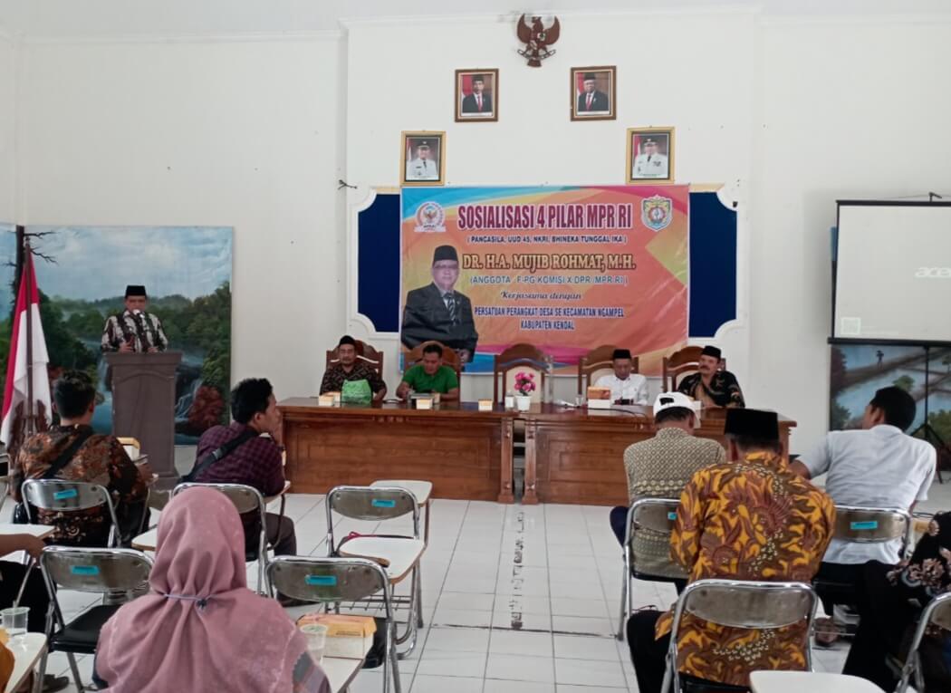 Perangkat Dan Kades Se-Kecamatan Ngampel, Diajak Sosialisasi 4 Pilar Kebangsaan