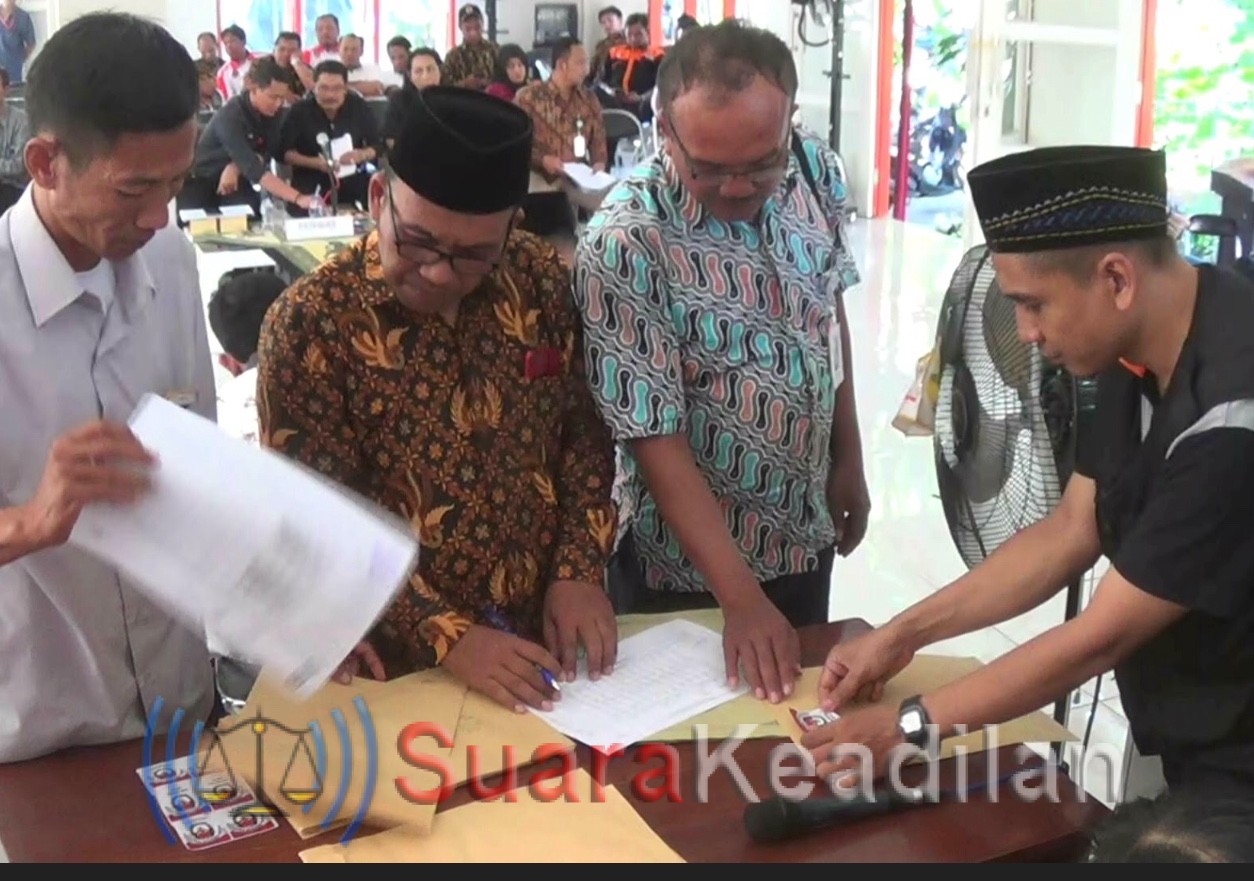 Panwas Temukan Dua Kotak Tidak Disegel, PPK Mengaku Khilaf