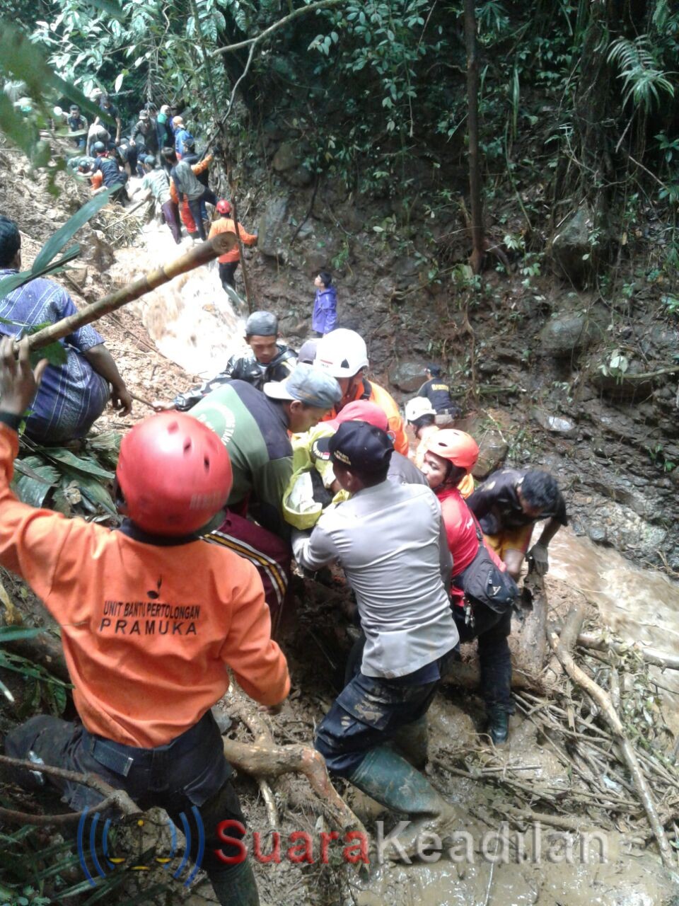 Korban Longsor Paninggaran Berhasil Dievakuasi