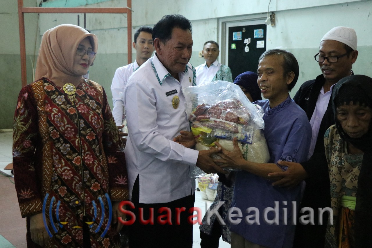 Cegah Diskriminasi, Penyandang Disabilitas dan Lansia Terima 600 Paket Bantuan dari Walikota