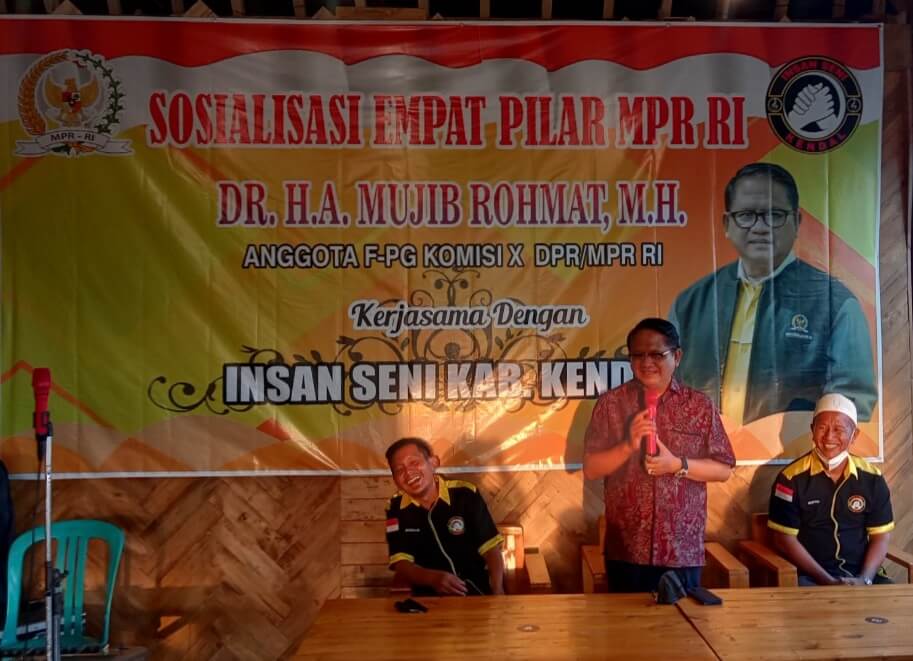 Mujib Rahmat Sosialisasi Empat Pilar Ke Pegiat Seni Kendal