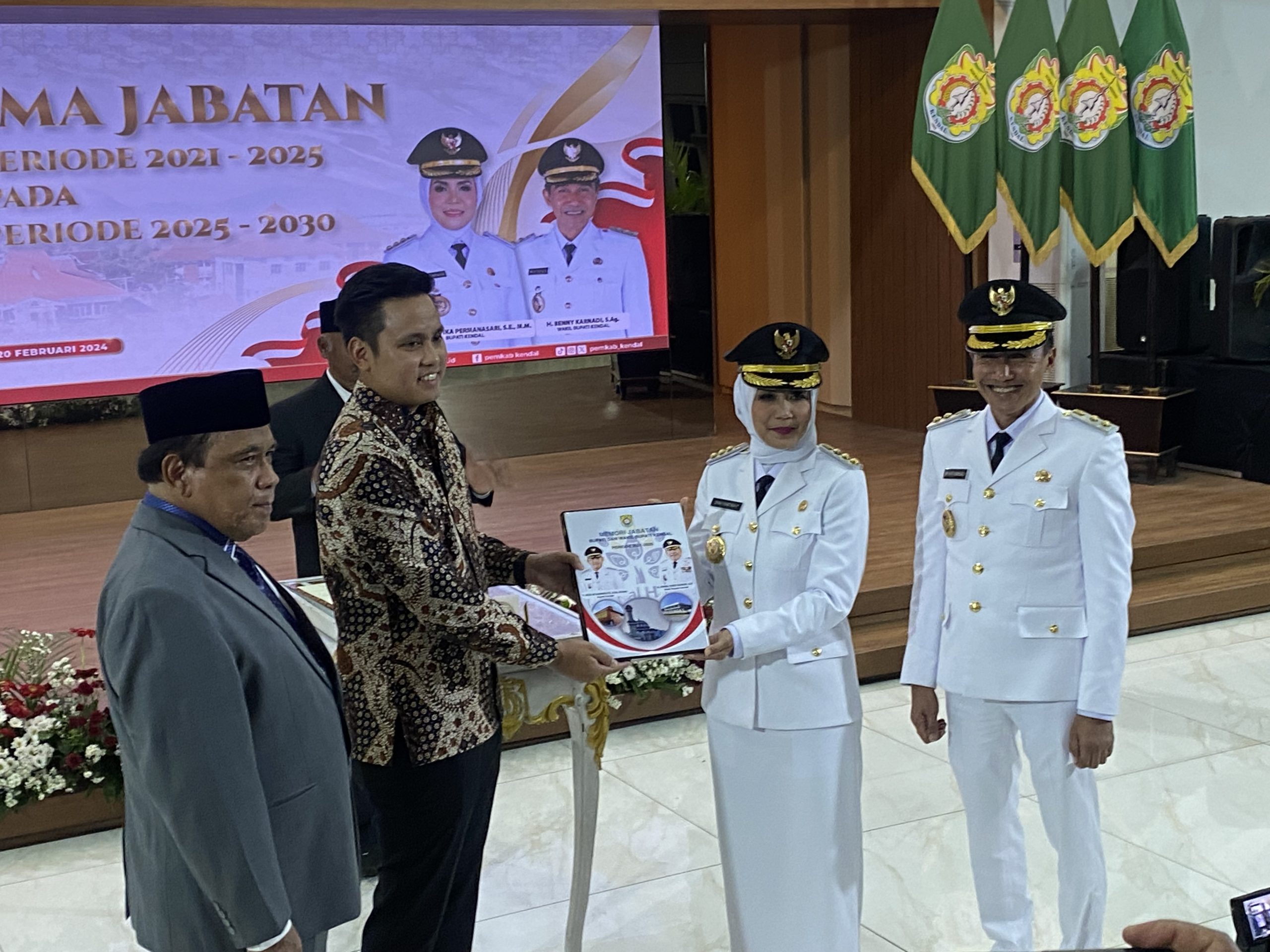 Usai Dilantik Presiden, Tika-Benny Langsung Ikuti Sertijab, Paripurna Hingga Pesta Rakyat