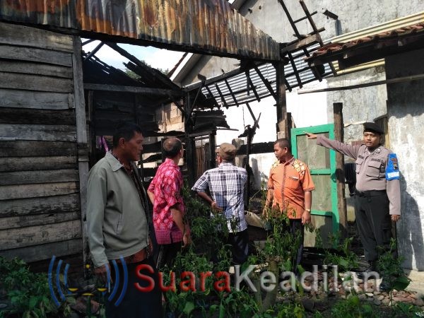 Terjadi Pembakaran Rumah Oleh Warga Desa Lenggerong