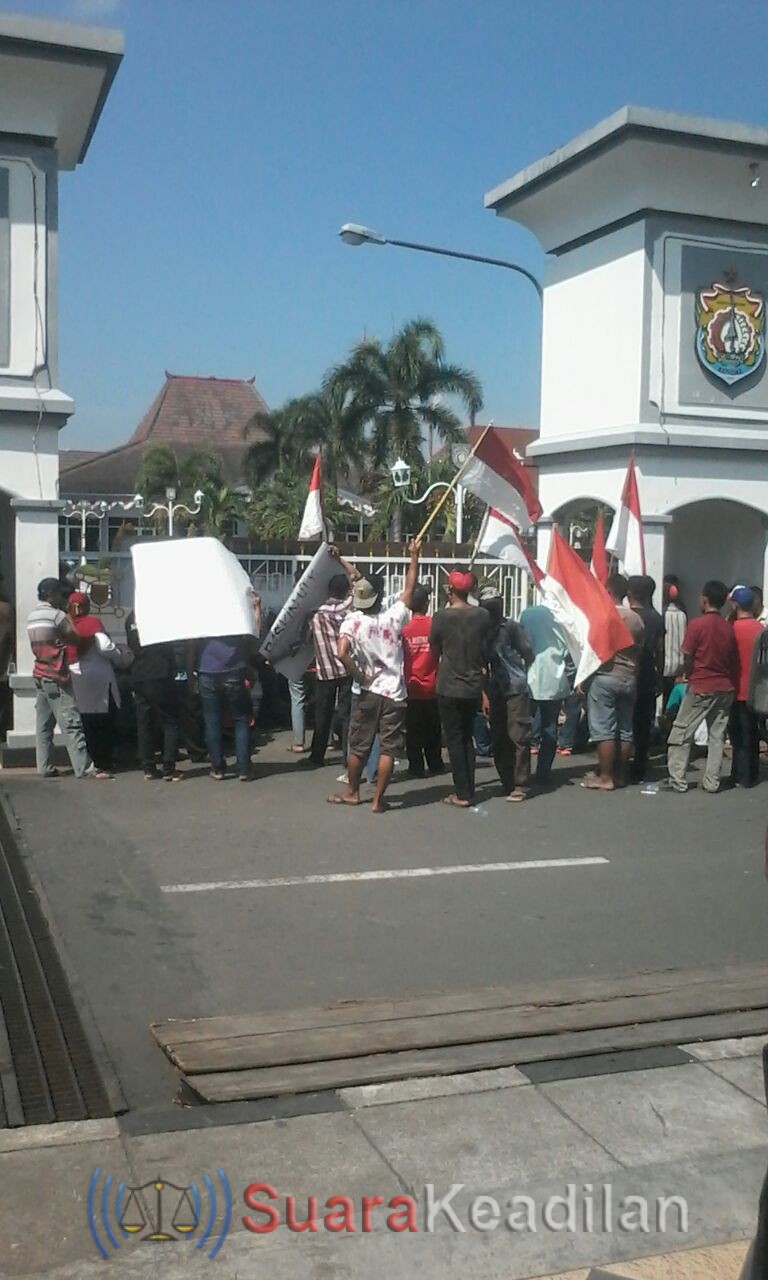 Warga Minta Pemkab Selidiki Dugaan Penyelewengan Dana Desa Jambearum