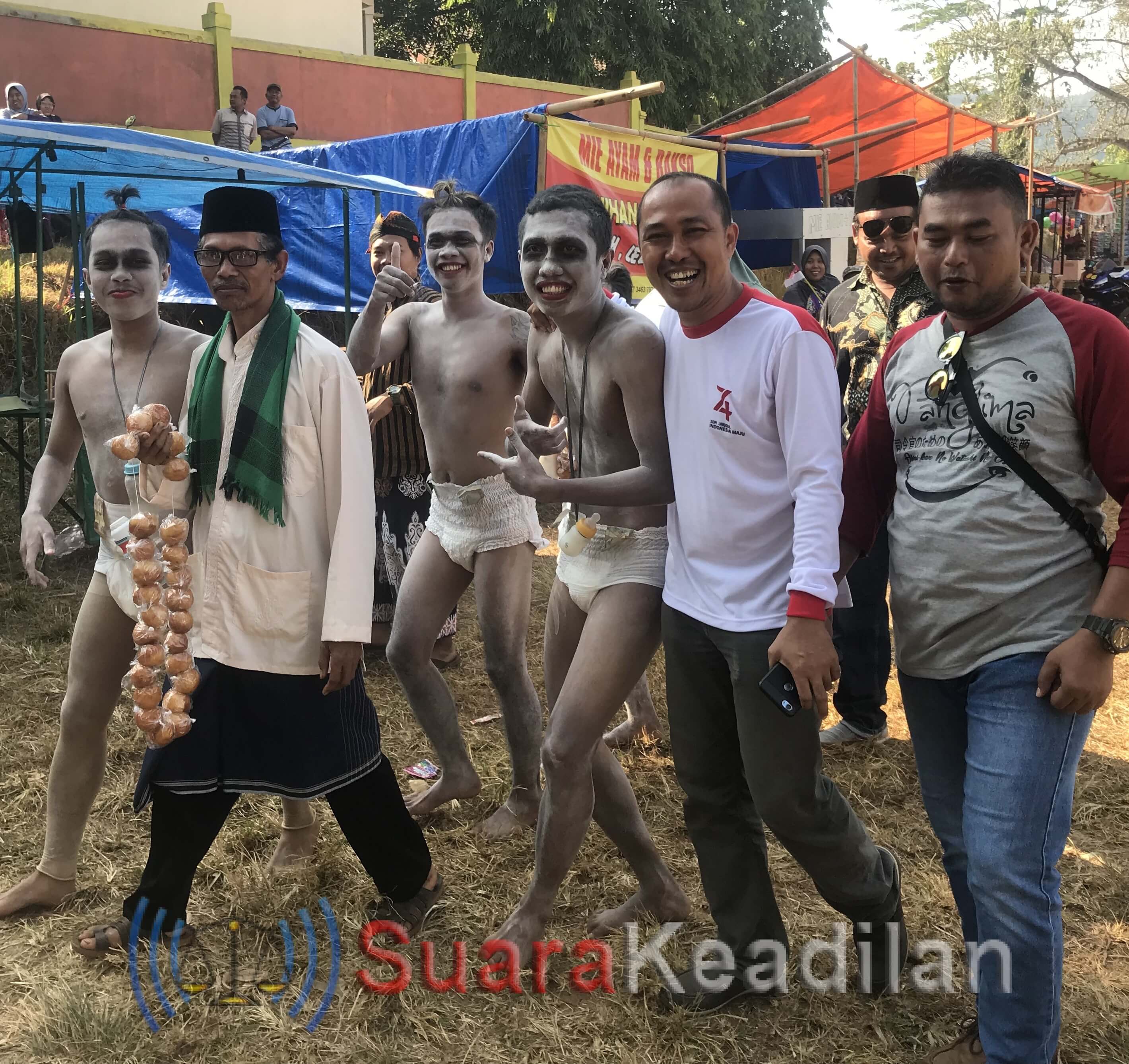 Empat ‘Tuyul’ Ikut Meriahkan Karnaval Desa Mojoagung