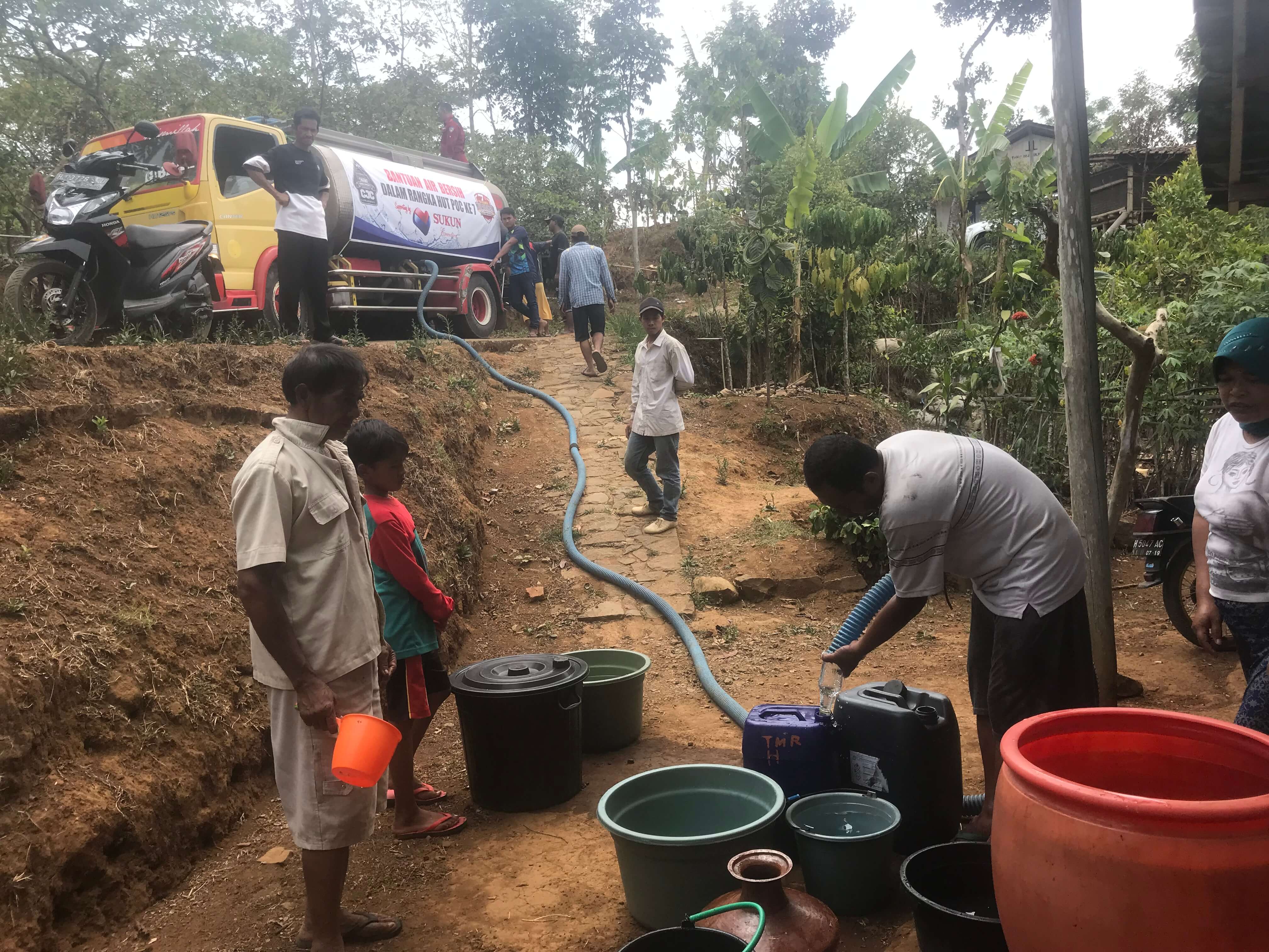 Meriahkan HUT Ke-7, POC Gelar Sunatan Ceria-Bantuan Air Bersih
