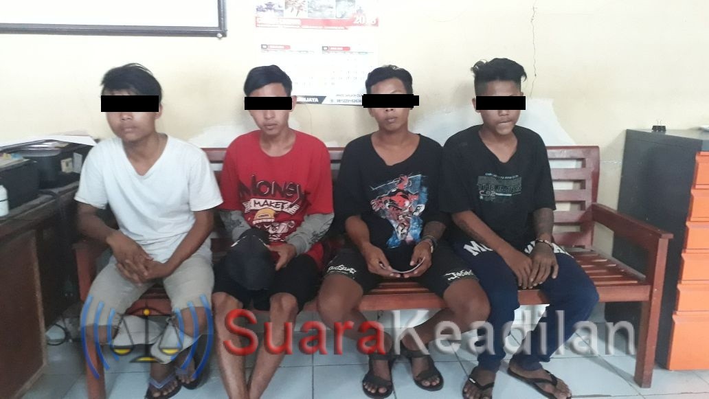 Kedapatan Minum Minuman Keras 4 Pemuda Di Amankan Polisi