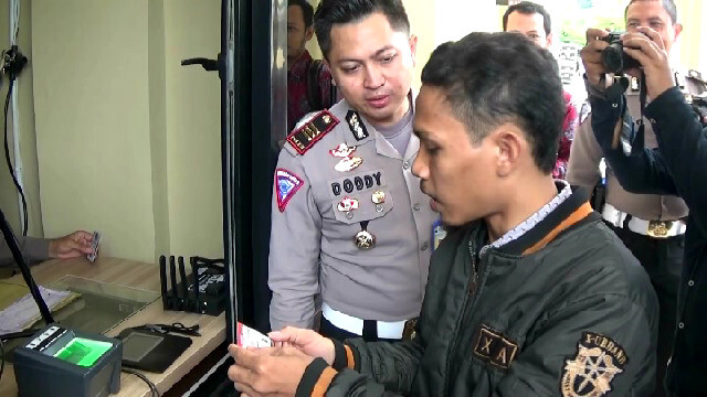 Bikin SIM Tak Sampai 10 Menit Dengan Drive Thru