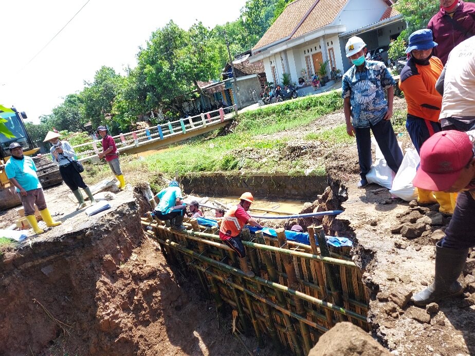 Penyambungan Tanggul Desa Blorok Ditarget Selesai 24 Jam