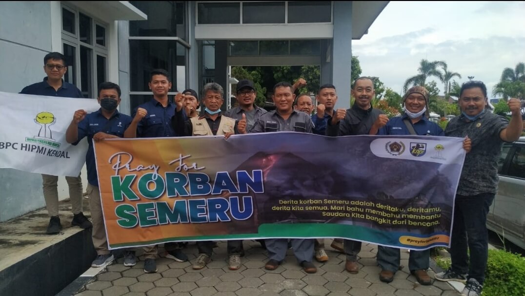 PWI, HIPMI dan Humas Polres Kendal Kolaborasi Galang Dana Peduli Semeru