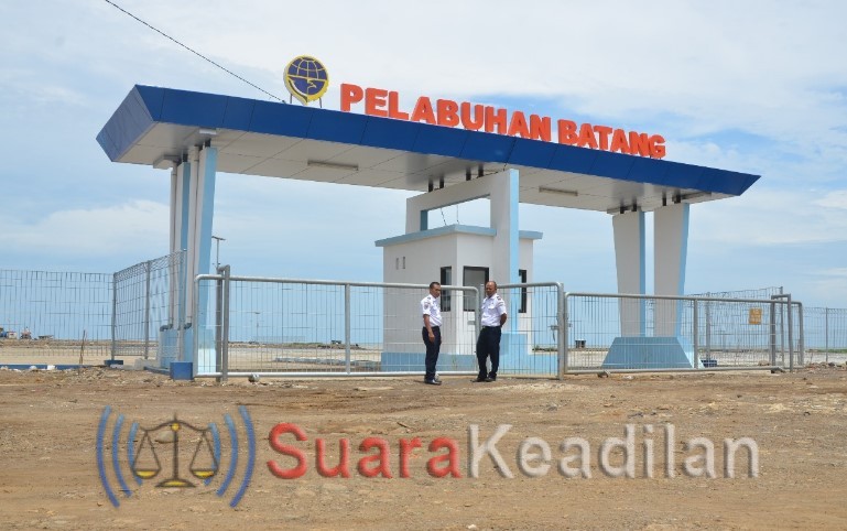 Pelabuhan niaga batang siap disinggahi kapal besar
