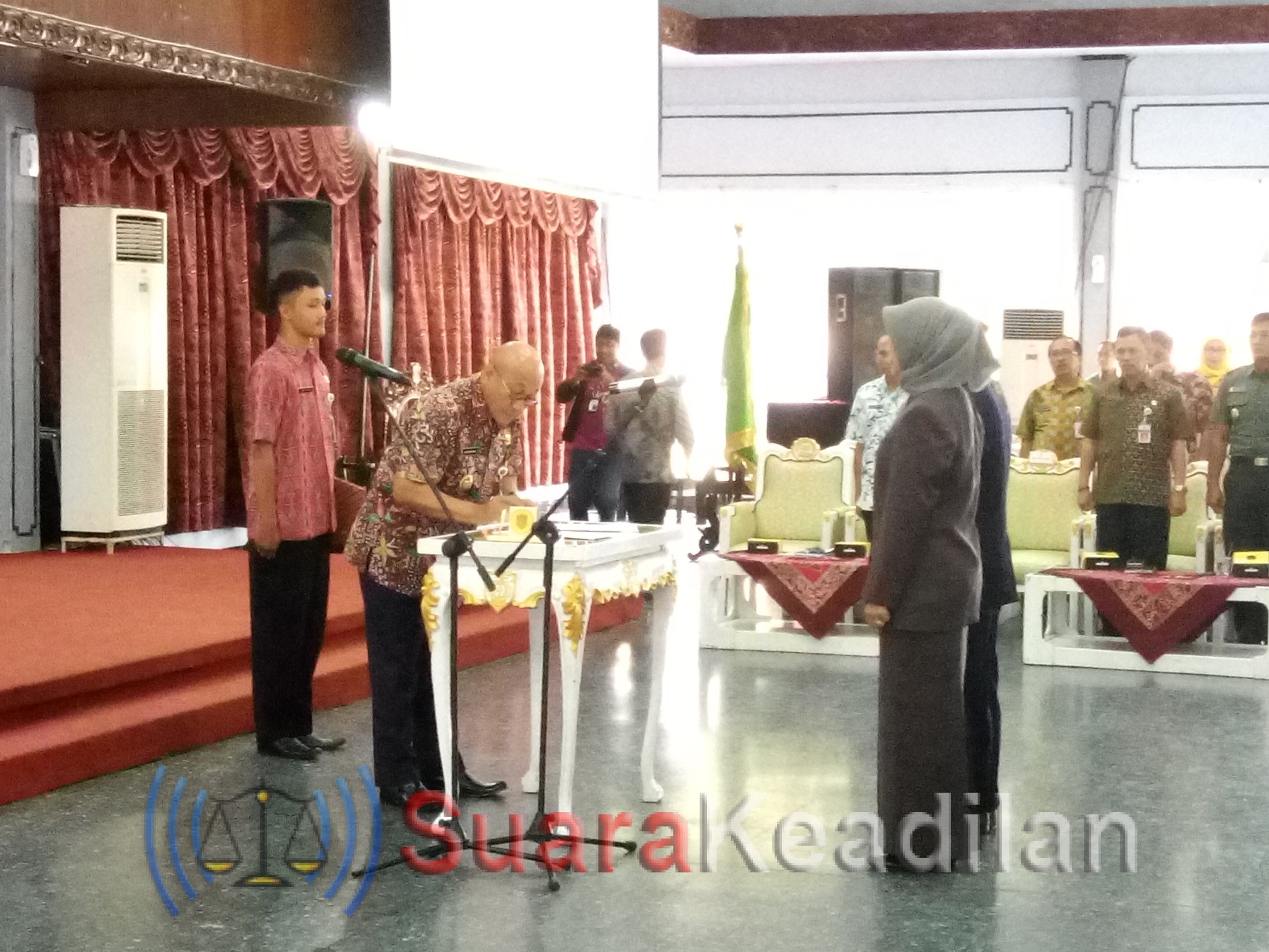223 Pejabat Kendal Dimutasi