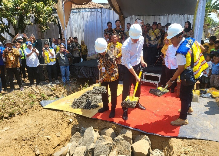 Groundbreaking Jembatan Gantung Kali Kutho Disambut Gembira Warga Gempolsewu