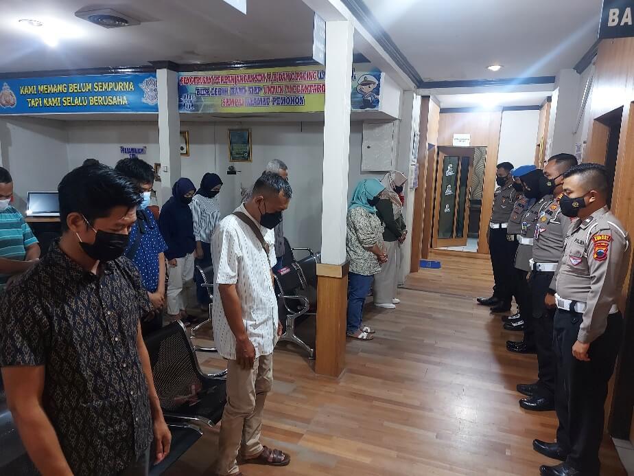 Satlantas Polres Kendal Ajak Masyarakat Mengheningkan Cipta Di Hari Pahlawan Nasional