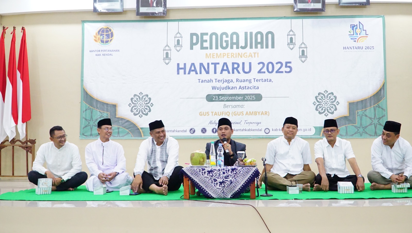 Pengajian HANTARU 2025 Bersama Gus Taufiq (Gus Ambyar) Di Kantor Pertanahan Kab. Kendal