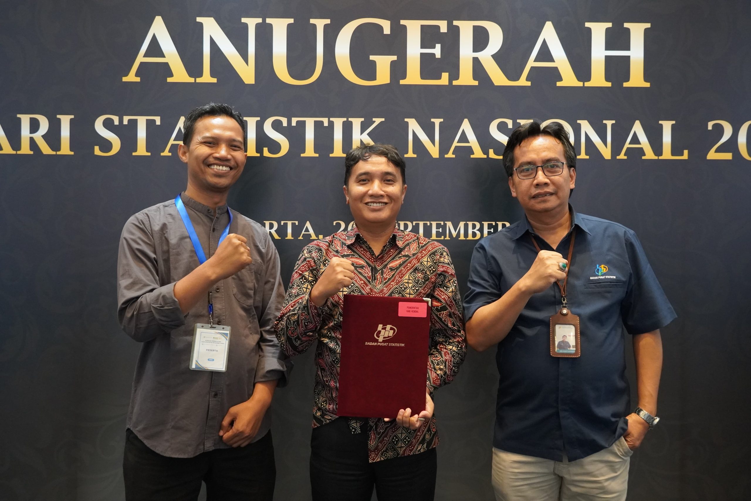 Diskominfo Kendal Terima Penghargaan Dari BPS RI