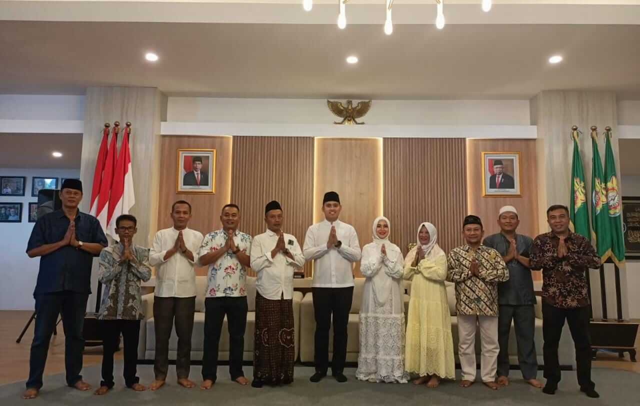 Open House Tiga Hari Bupati Ngaku Capek Tapi Bahagia