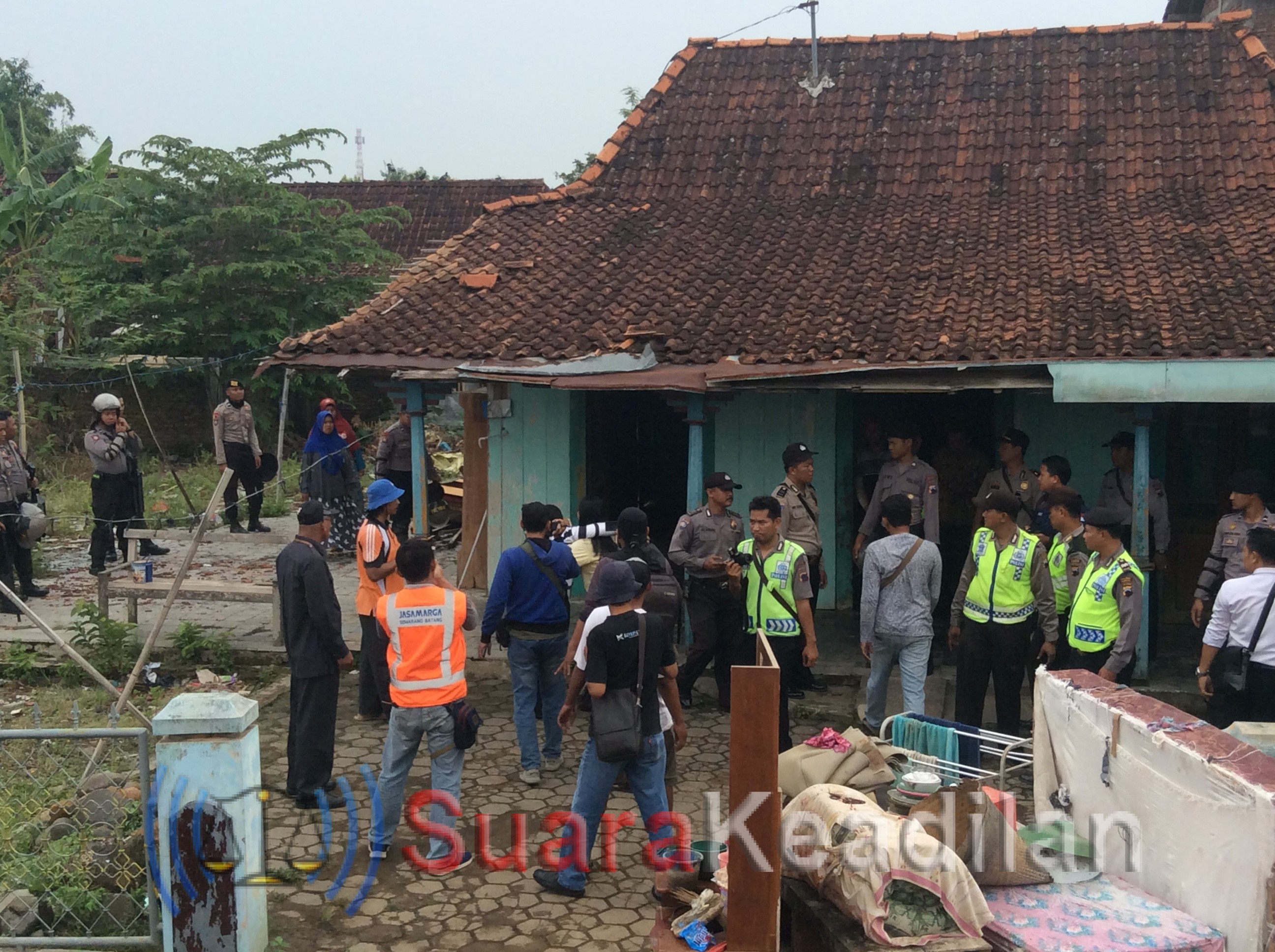 Rumah Terdampak Tol Dieksekusi, Pemilik Menjerit-Jerit
