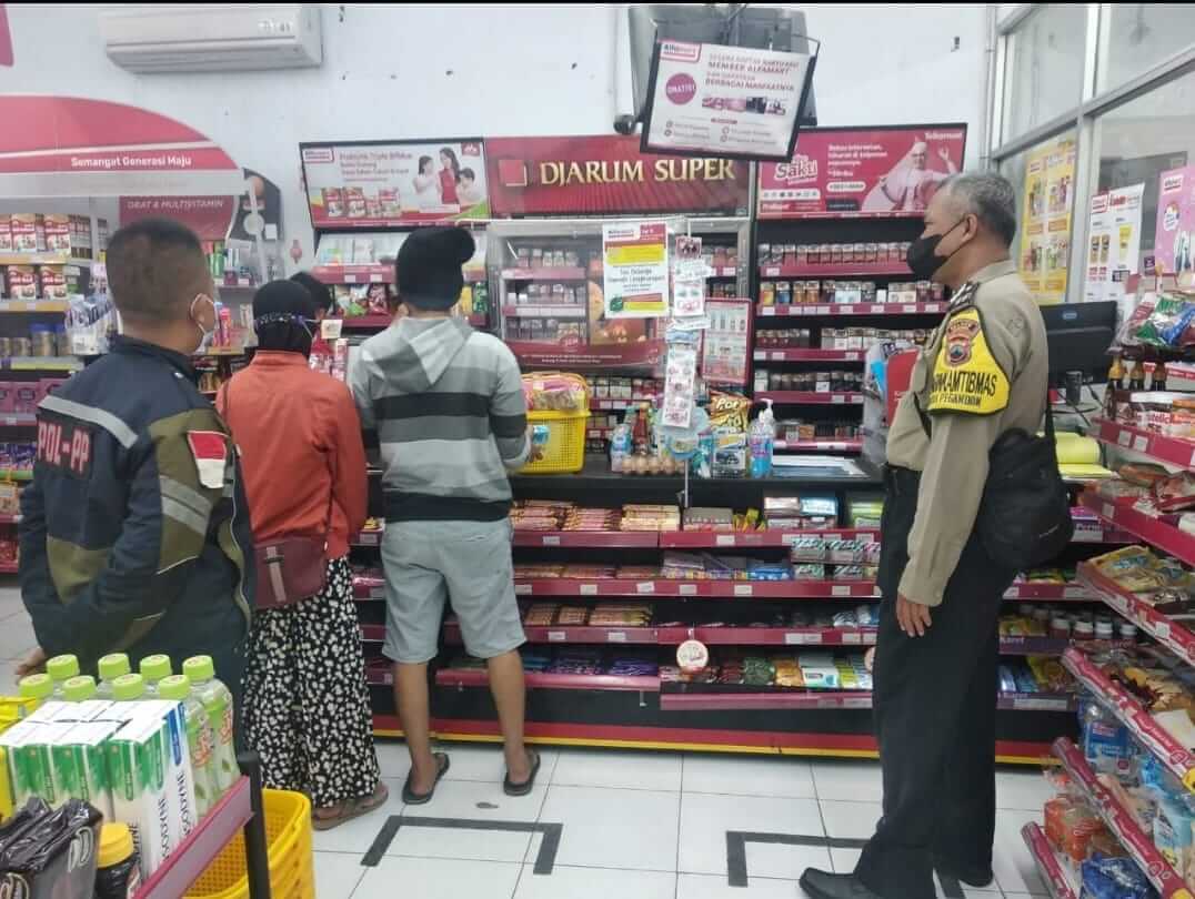 Polsek Pegandon Pantau Pelaksanaan Prokes Di Wilayah Hukumnya