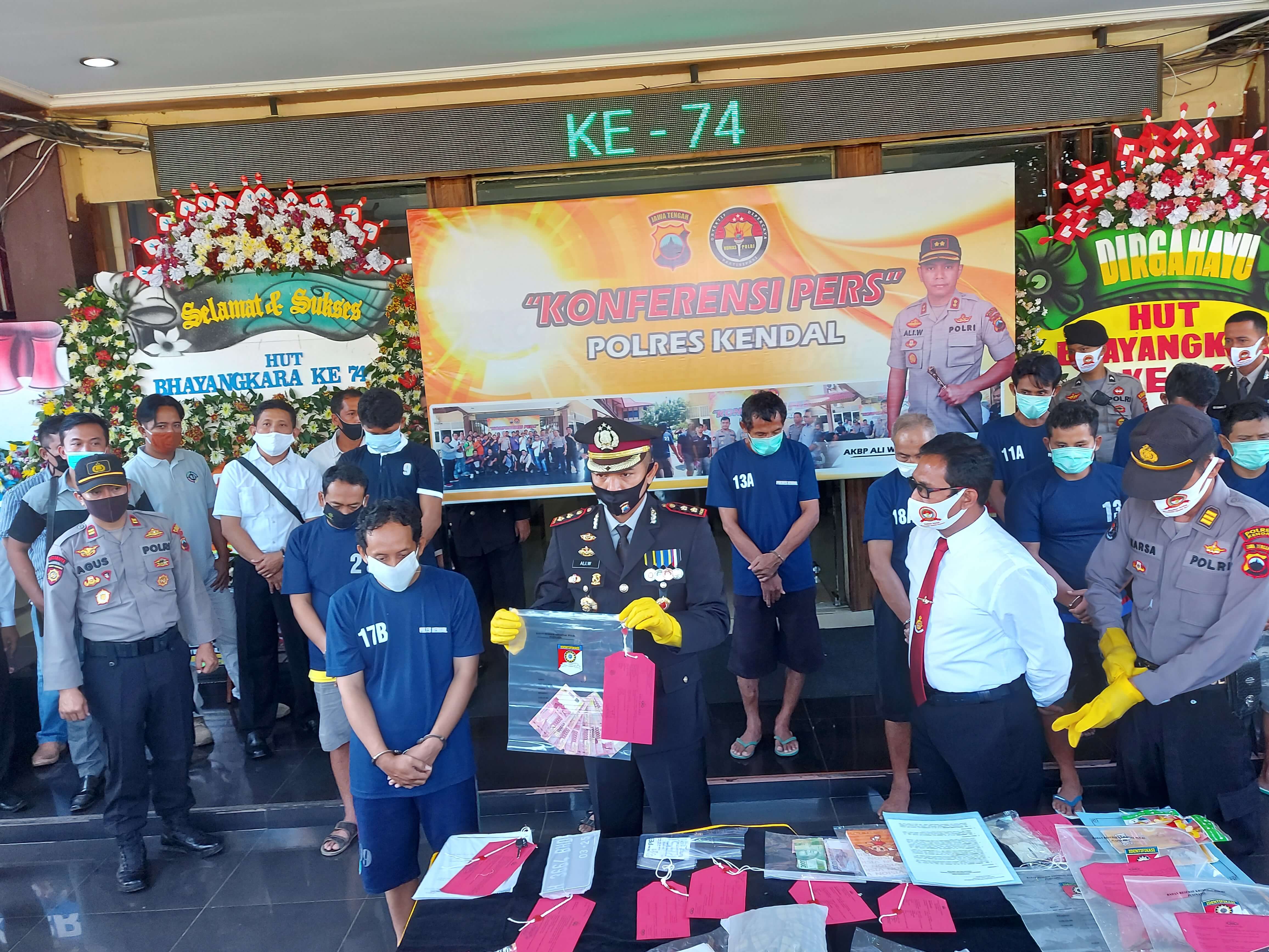 Polres Kendal Bekuk Pengedar Uang Palsu