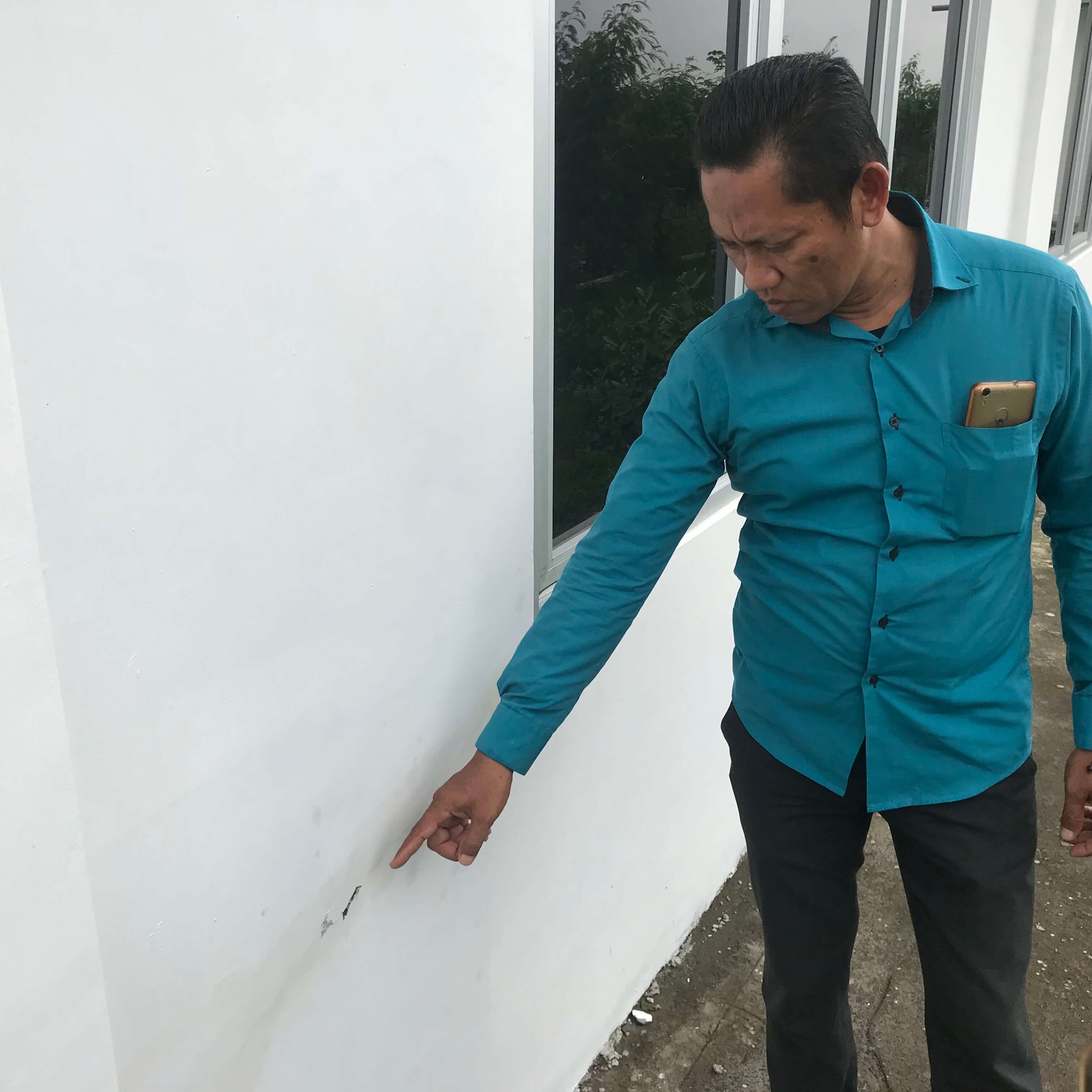 Kantor Pelabuhan Niaga Senilai Rp 2,5 Milliar Mangrak Dan Mulai Retak-Retak