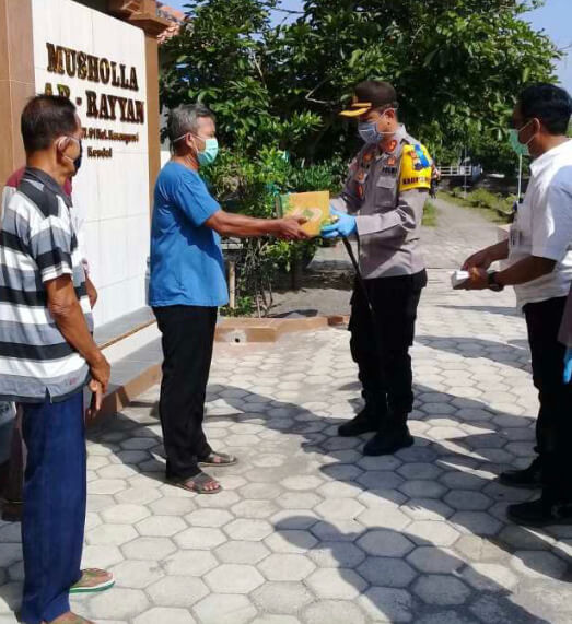 Perangi Covid-19, Polres Kendal Donor Darah Hingga Bagi Sembako