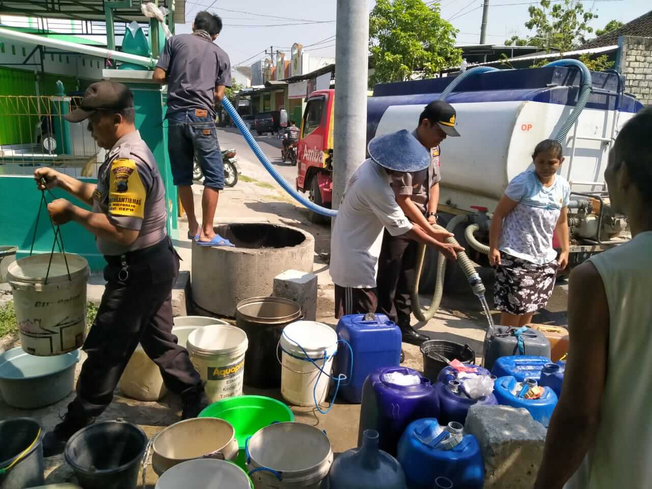 PWI-Polres Kucurkan 180.000 Liter Air Bersih