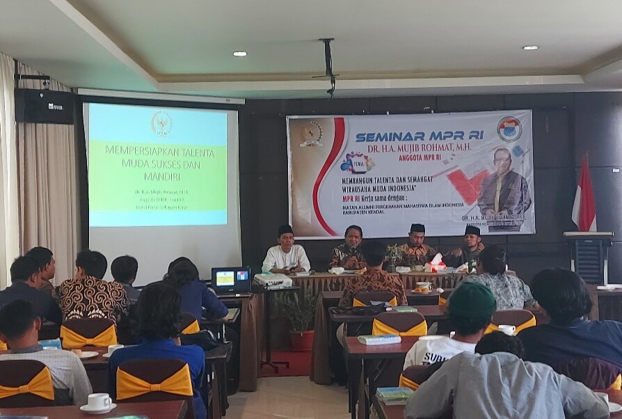 Anggota MPR RI Mujib Rohmat Ajak Generasi Milenial Berwirausaha